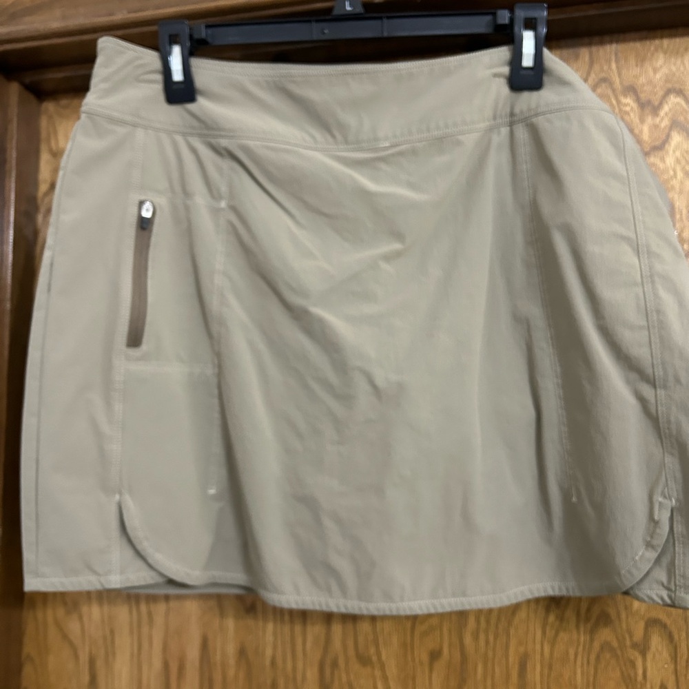 Woolrich Khaki/Tan Outdoor Skort
